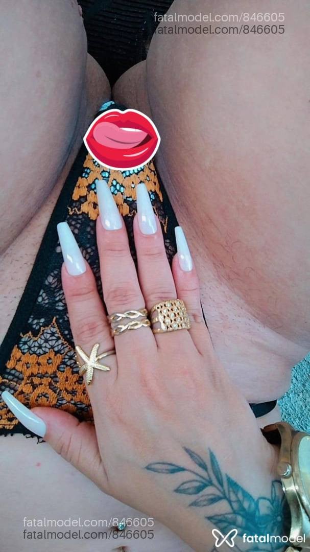 Acompanhante mulher com cabelo castanho de olhos pretos em Petrolina Acompanhante mulher com cabelo castanho de olhos pretos em Petrolina - Sol