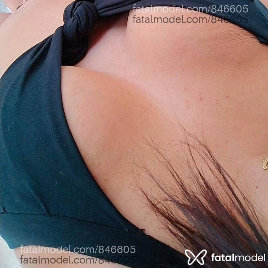 Acompanhante mulher com cabelo castanho de olhos pretos em Petrolina Acompanhante mulher com cabelo castanho de olhos pretos em Petrolina - Sol