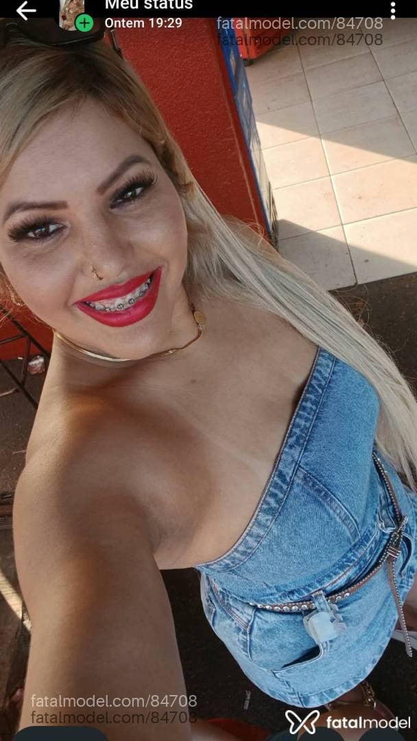 Acompanhante mulher loira (o) de olhos mel - Natacha guiller