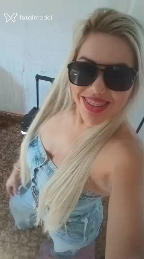 Acompanhante mulher loira (o) de olhos mel em Apucarana Acompanhante mulher loira (o) de olhos mel em Apucarana - Natacha guiller