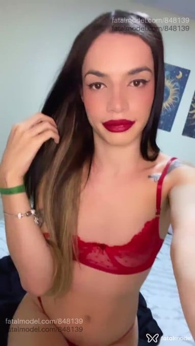 Acompanhante mulher trans morena (o) de olhos castanhos em São João da Boa Vista - Lorrany