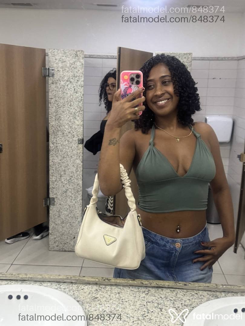 Acompanhante mulher morena (o) de olhos castanhos - beatrizypinheiro
