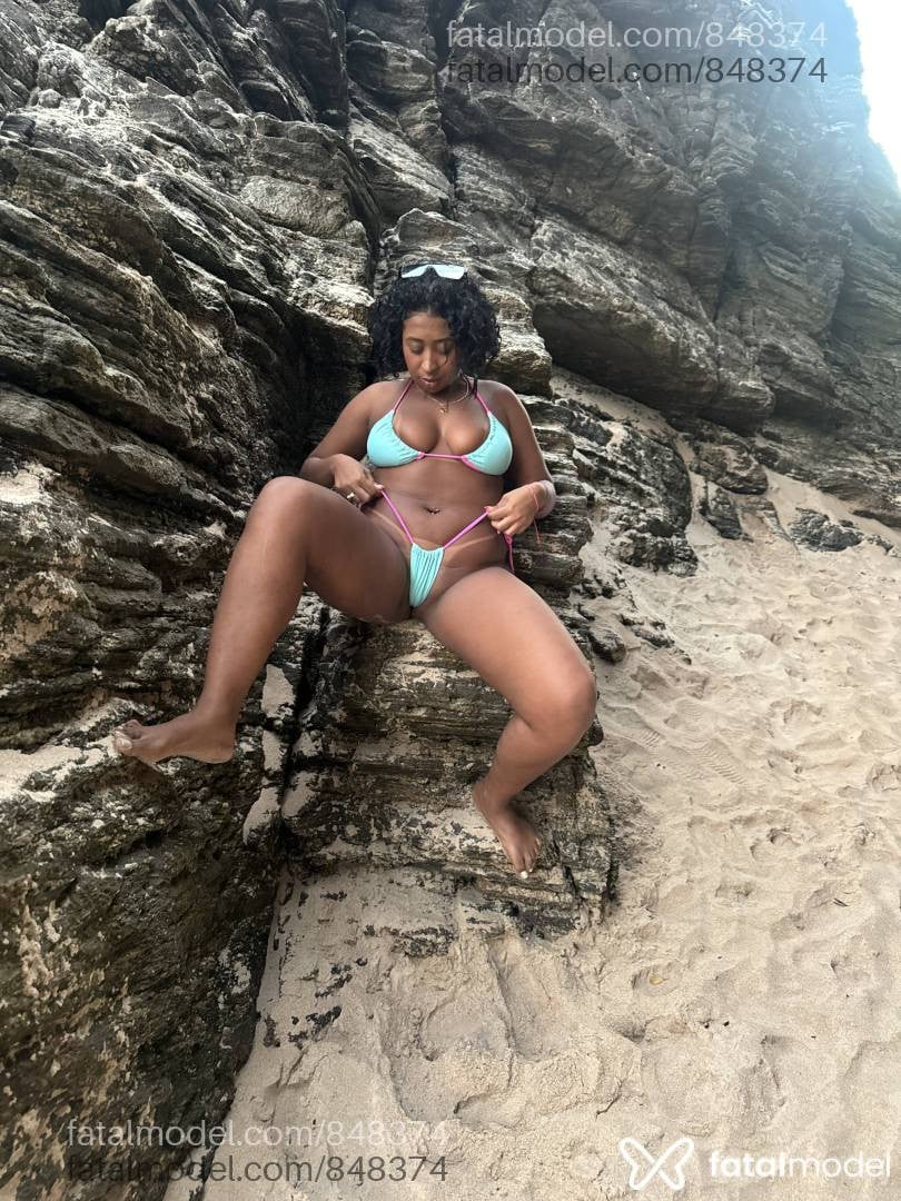 Acompanhante mulher morena (o) de olhos castanhos - beatrizypinheiro