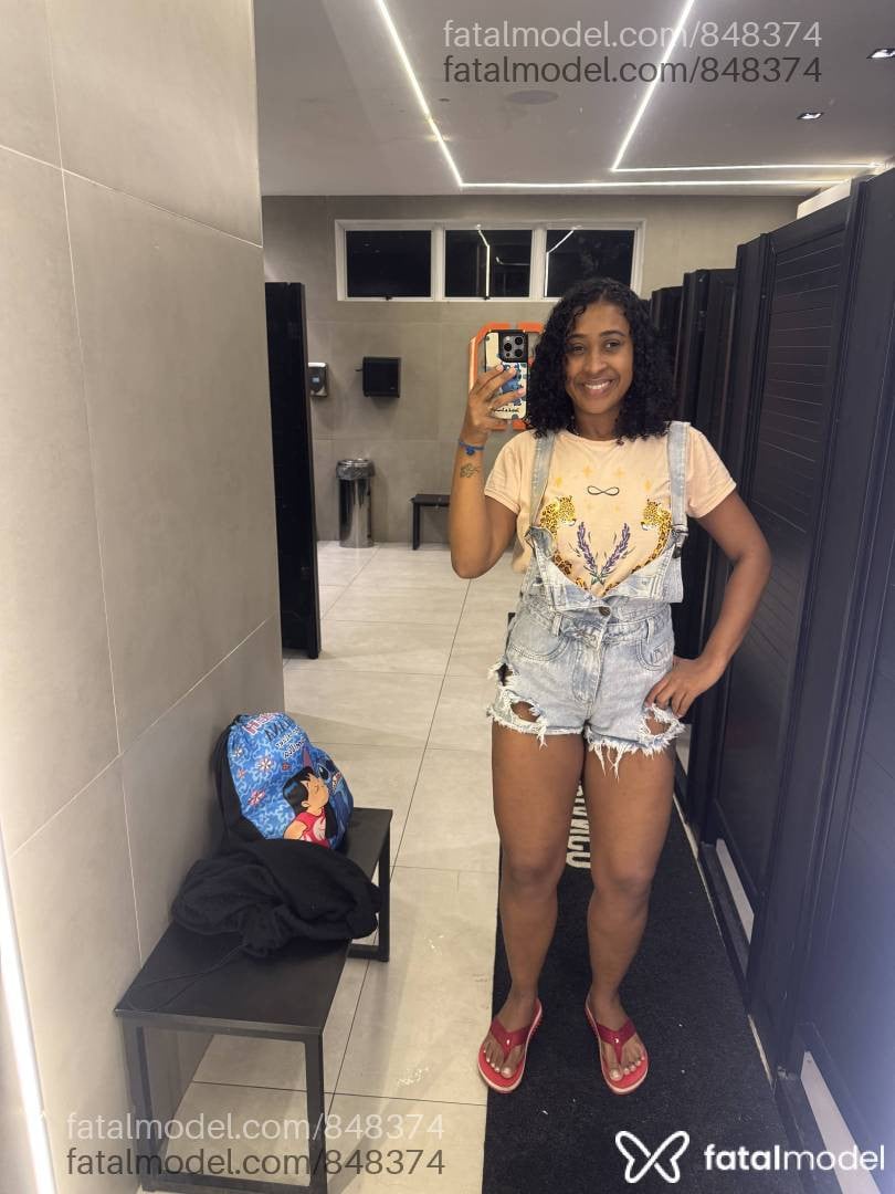 Acompanhante mulher morena (o) de olhos castanhos - beatrizypinheiro