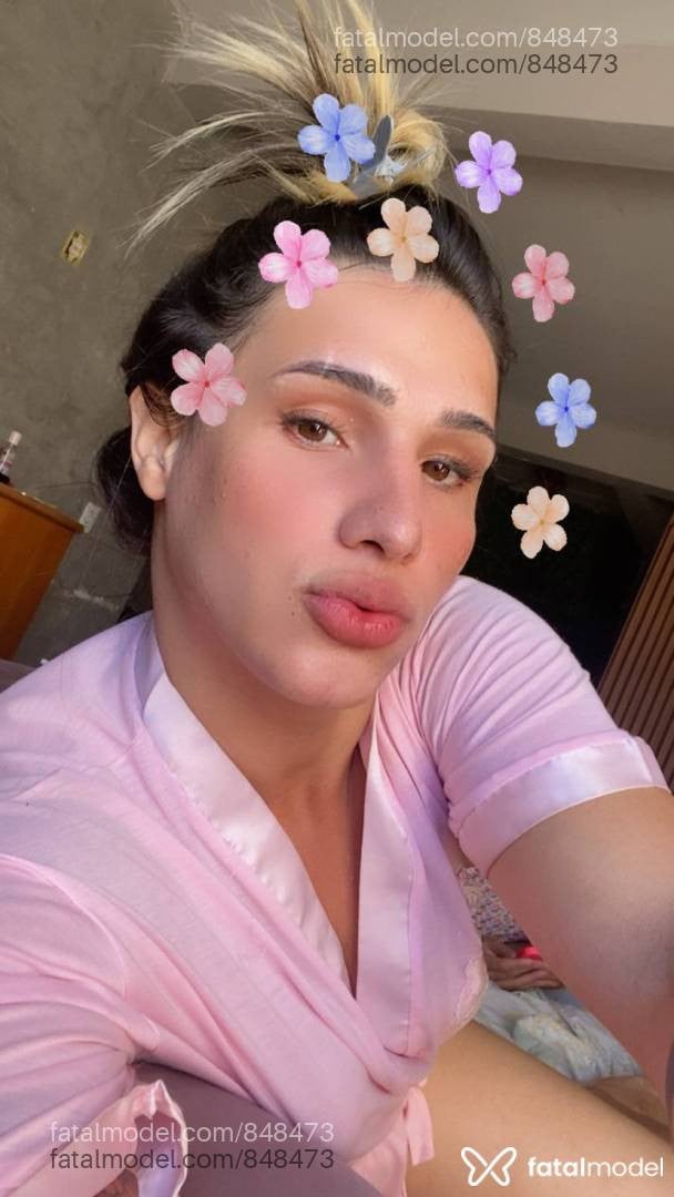 Acompanhante travesti loira (o) de olhos castanhos em Varginha - Darla