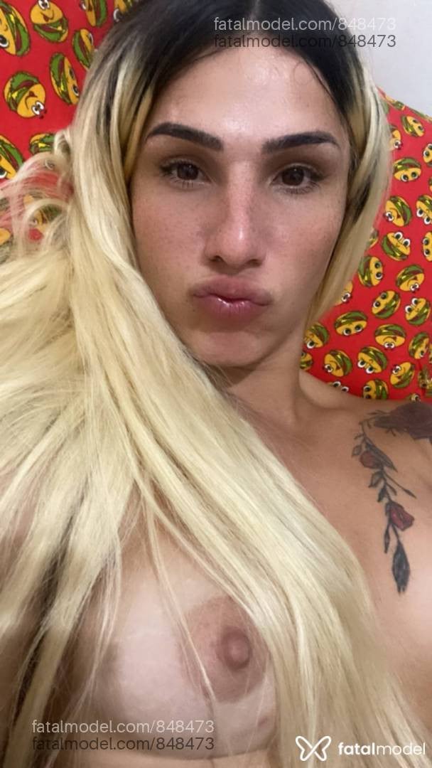 Acompanhante travesti loira (o) de olhos castanhos em Varginha - Darla