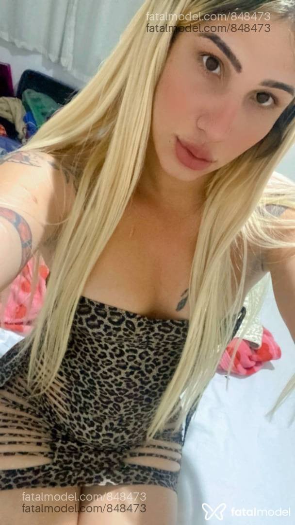 Acompanhante travesti loira (o) de olhos castanhos em Varginha - Darla