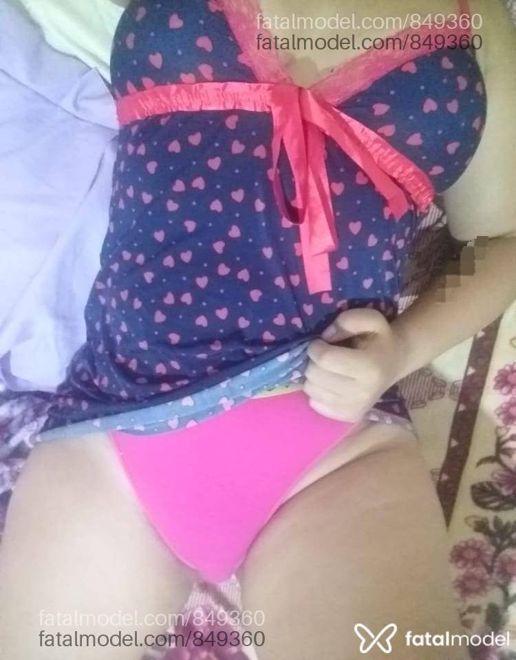 Acompanhante mulher loira (o) de olhos castanhos - DANNY BONDE