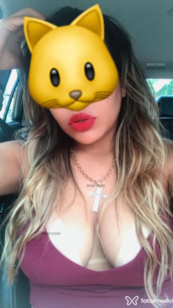 Acompanhante mulher com cabelo castanho de olhos castanhos em Caxias Acompanhante mulher com cabelo castanho de olhos castanhos em Caxias - Carol