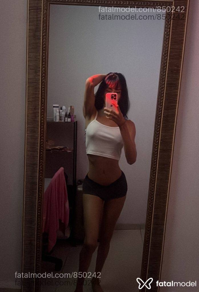 Acompanhante mulher trans morena (o) de olhos pretos em São José do Rio Preto - Kalli