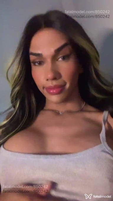 Acompanhante mulher trans morena (o) de olhos pretos em São José do Rio Preto - Kalli