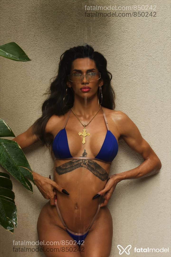 Acompanhante mulher trans morena (o) de olhos pretos em São José do Rio Preto - Kalli
