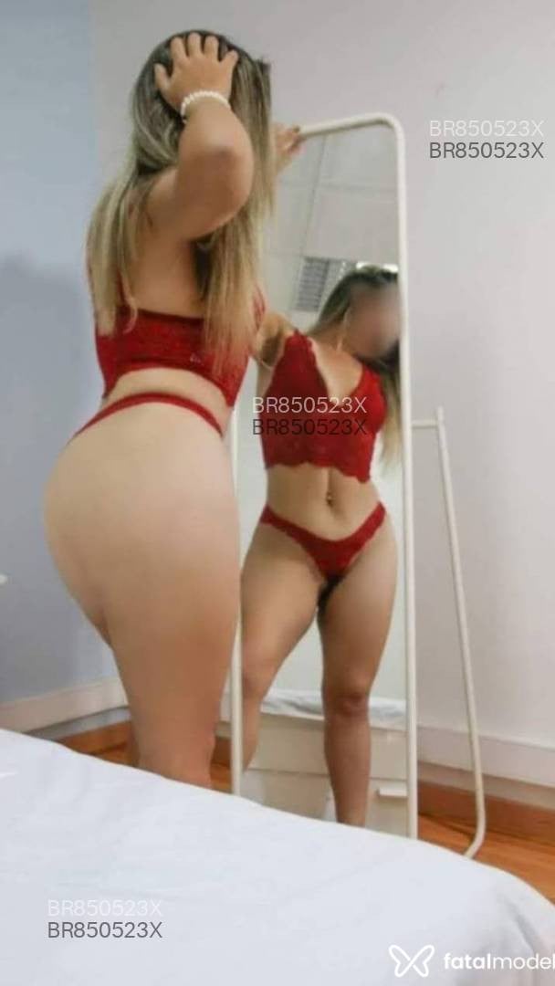 Acompanhante mulher loira (o) de olhos castanhos em Governador Valadares - MassagEProgram