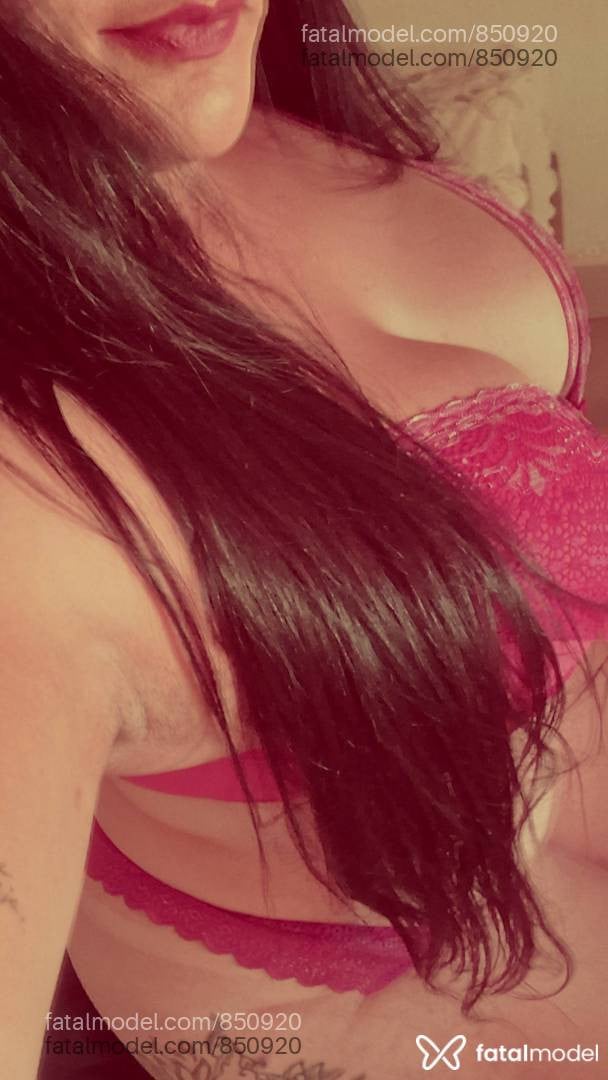 Acompanhante mulher morena (o) de olhos castanhos - Clara