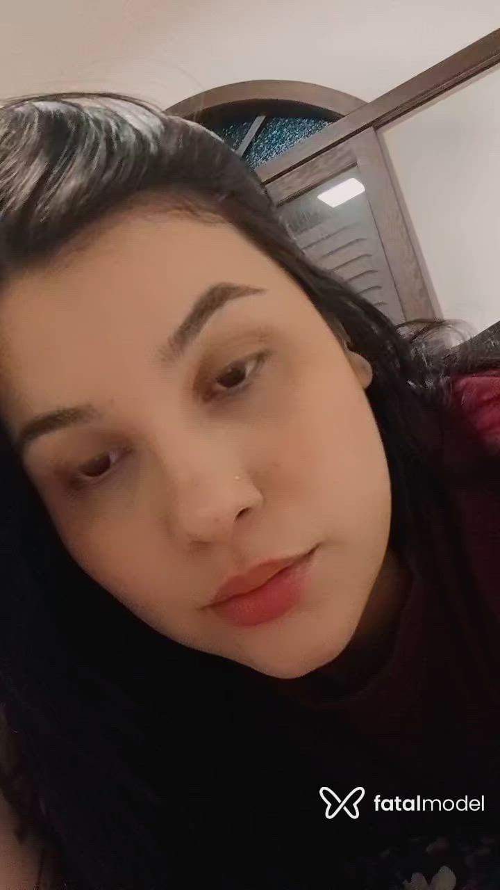 Acompanhante mulher morena (o) de olhos pretos - ROBERTINHA