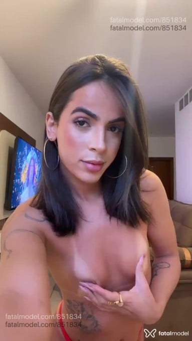 Acompanhante mulher trans com cabelo castanho de olhos castanhos em Ribeirão Preto - Luana Sanches