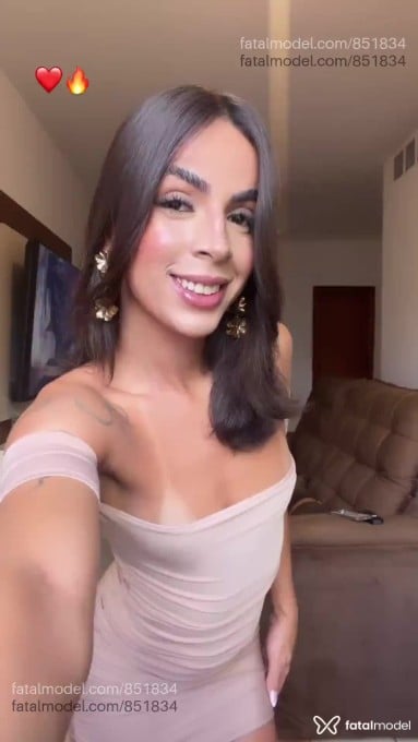 Acompanhante mulher trans com cabelo castanho de olhos castanhos em Ribeirão Preto - Luana Sanches