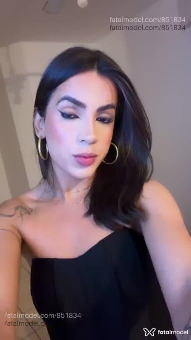 Acompanhante mulher trans com cabelo castanho de olhos castanhos - Luana Sanches