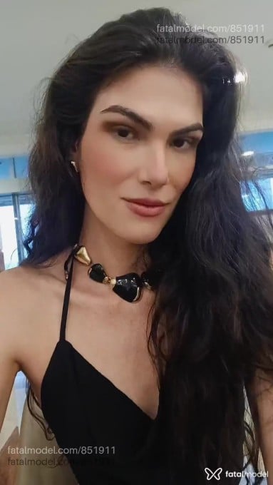 Acompanhante mulher trans com cabelo castanho de olhos castanhos em São Paulo Acompanhante mulher trans com cabelo castanho de olhos castanhos em São Paulo - Bruna Colombo