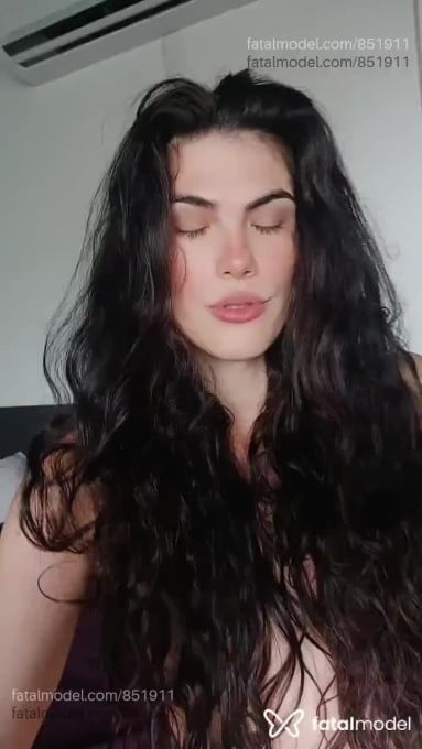 Acompanhante mulher trans com cabelo castanho de olhos castanhos em São Paulo Acompanhante mulher trans com cabelo castanho de olhos castanhos em São Paulo - Bruna Colombo