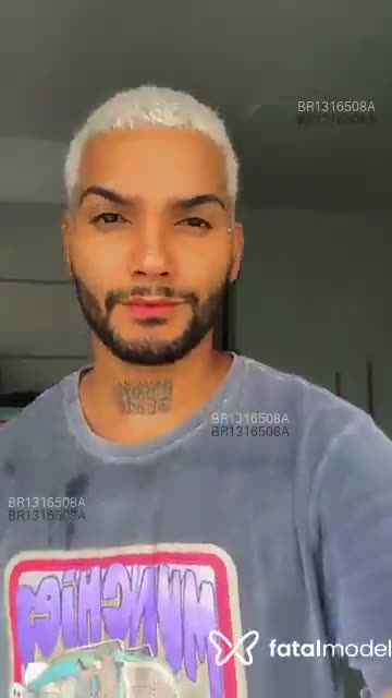 Acompanhante homem morena (o) de olhos castanhos em Maringá - Giovane
