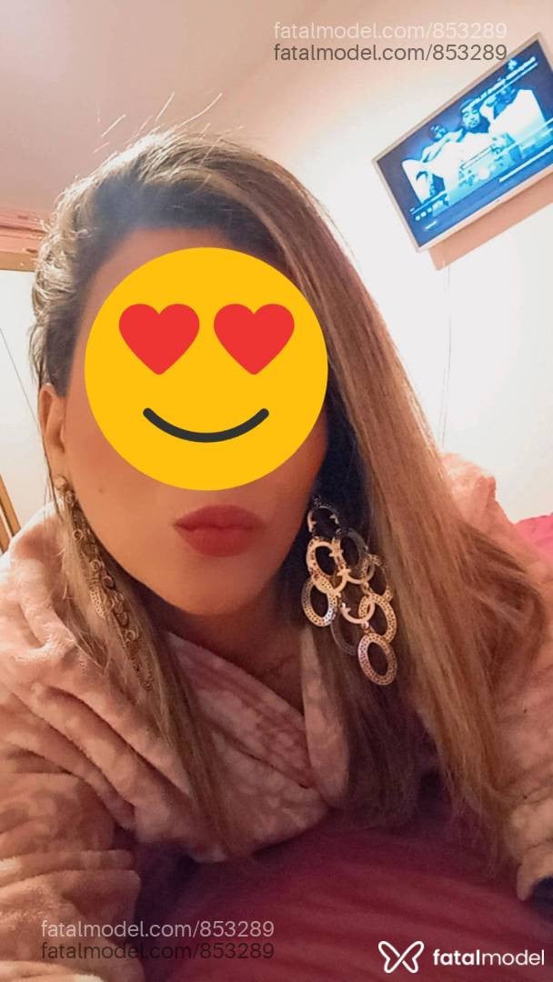 Acompanhante mulher com cabelo castanho de olhos castanhos - Morena mell