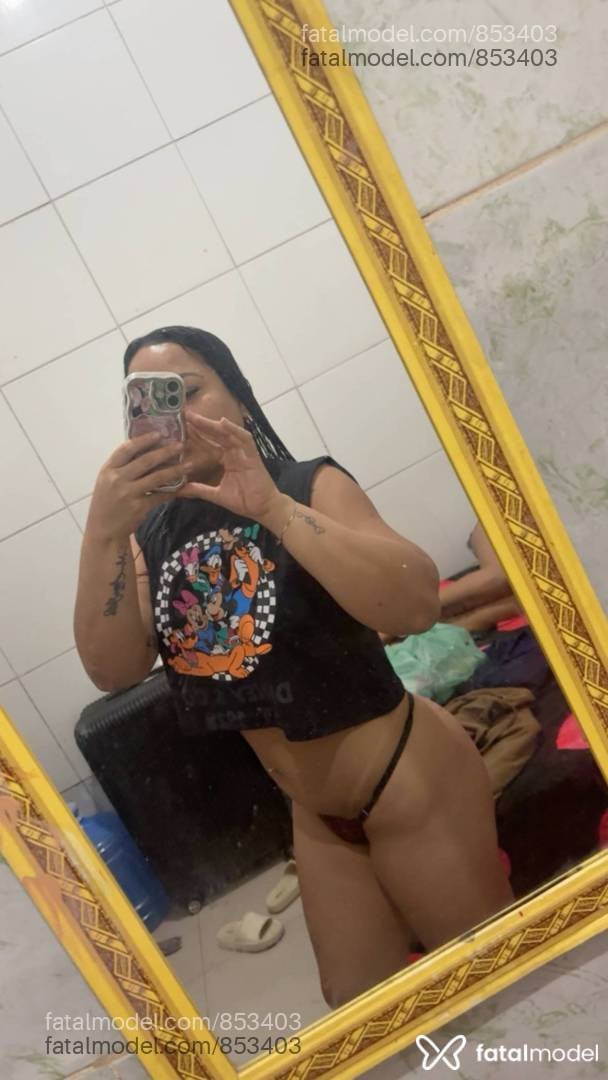 Acompanhante mulher morena (o) de olhos mel - Mel
