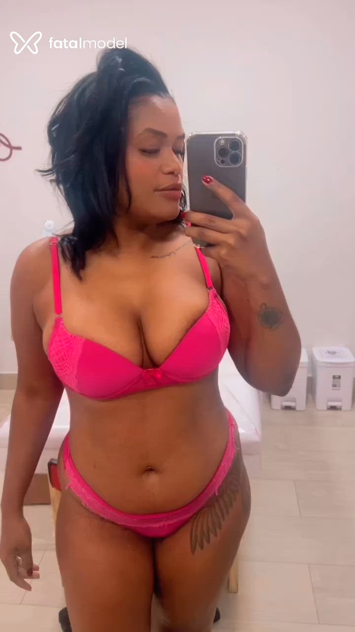 Acompanhante mulher morena (o) de olhos castanhos - Barbara Santos