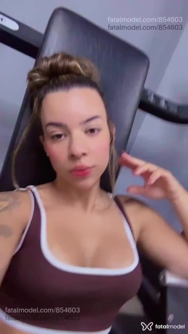 Acompanhante mulher com cabelo castanho de olhos mel em Patos - Louíse