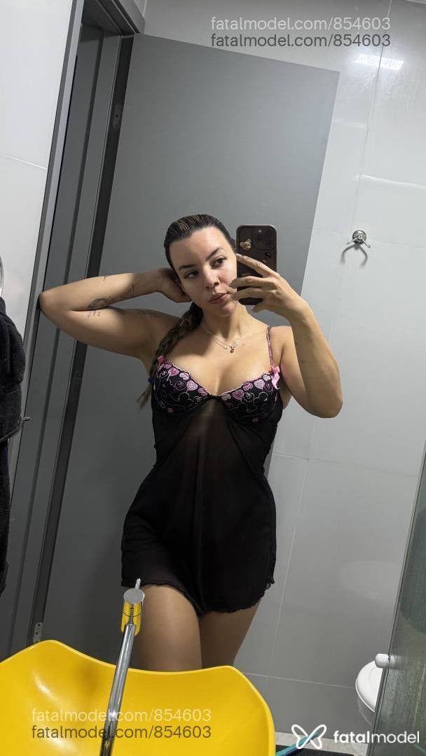 Acompanhante mulher com cabelo castanho de olhos mel - Louíse