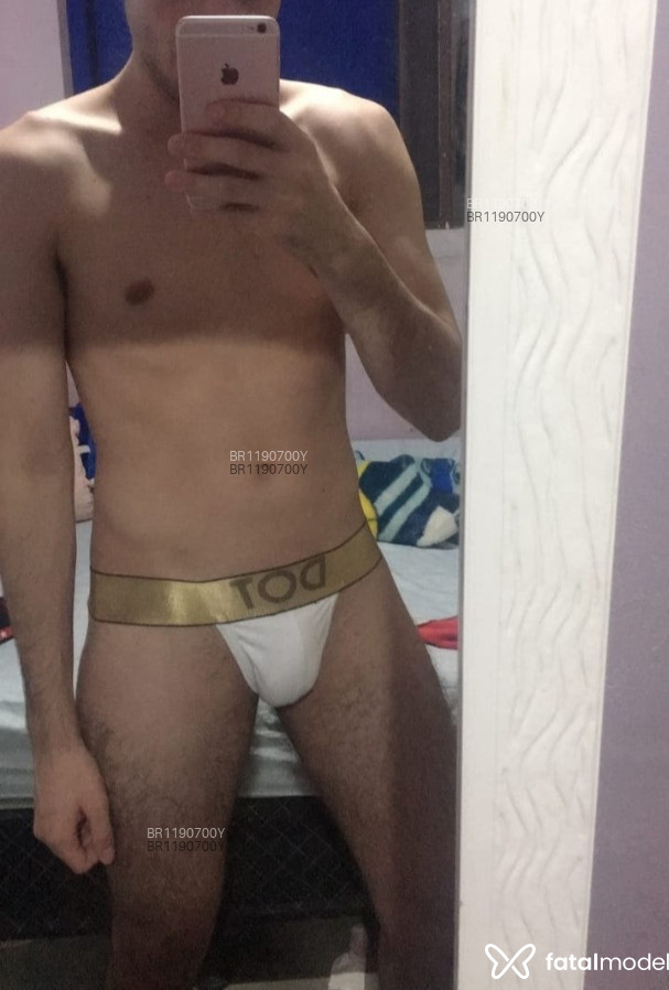 Acompanhante homem com cabelo castanho de olhos castanhos em Curitiba - Kauahn