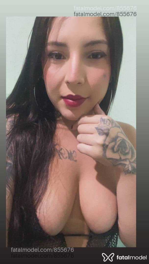 Acompanhante mulher trans com cabelo castanho de olhos castanhos - Pollyana