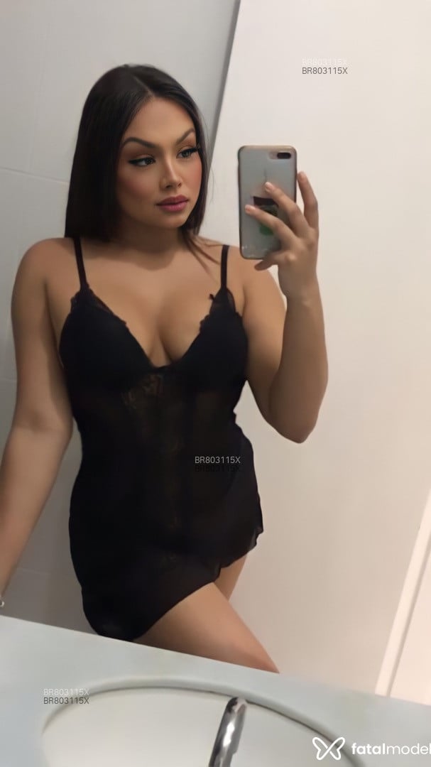 Acompanhante mulher com cabelo castanho de olhos castanhos em São Paulo Acompanhante mulher com cabelo castanho de olhos castanhos em São Paulo - Camila scarlett