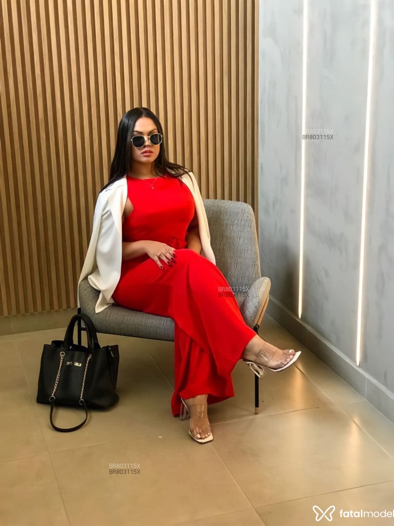 Acompanhante mulher com cabelo castanho de olhos castanhos em São Paulo Acompanhante mulher com cabelo castanho de olhos castanhos em São Paulo - Camila scarlett