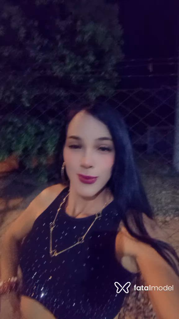 Acompanhante mulher trans morena (o) de olhos pretos - Gaby Pimenthinha