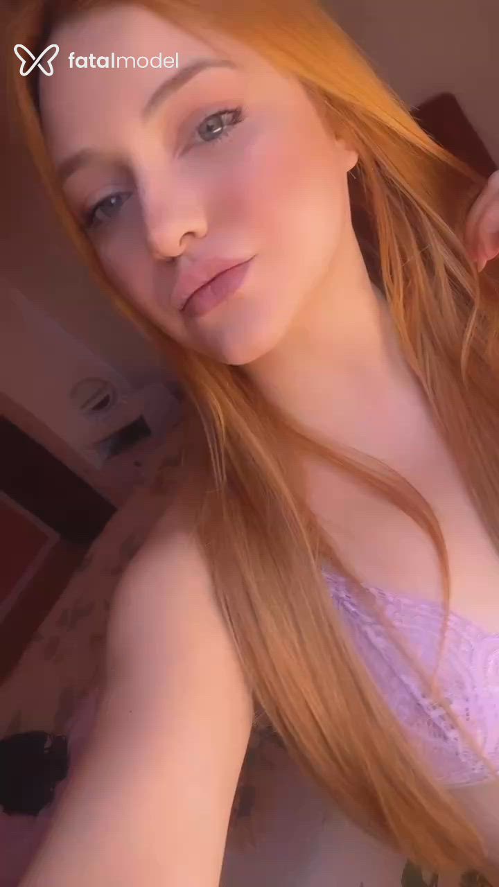 Acompanhante mulher ruiva (o) de olhos azuis - Eduarda