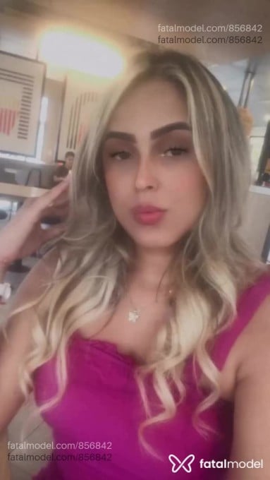 Acompanhante mulher loira (o) de olhos castanhos em Criciúma Acompanhante mulher loira (o) de olhos castanhos em Criciúma - Larissa Moraes