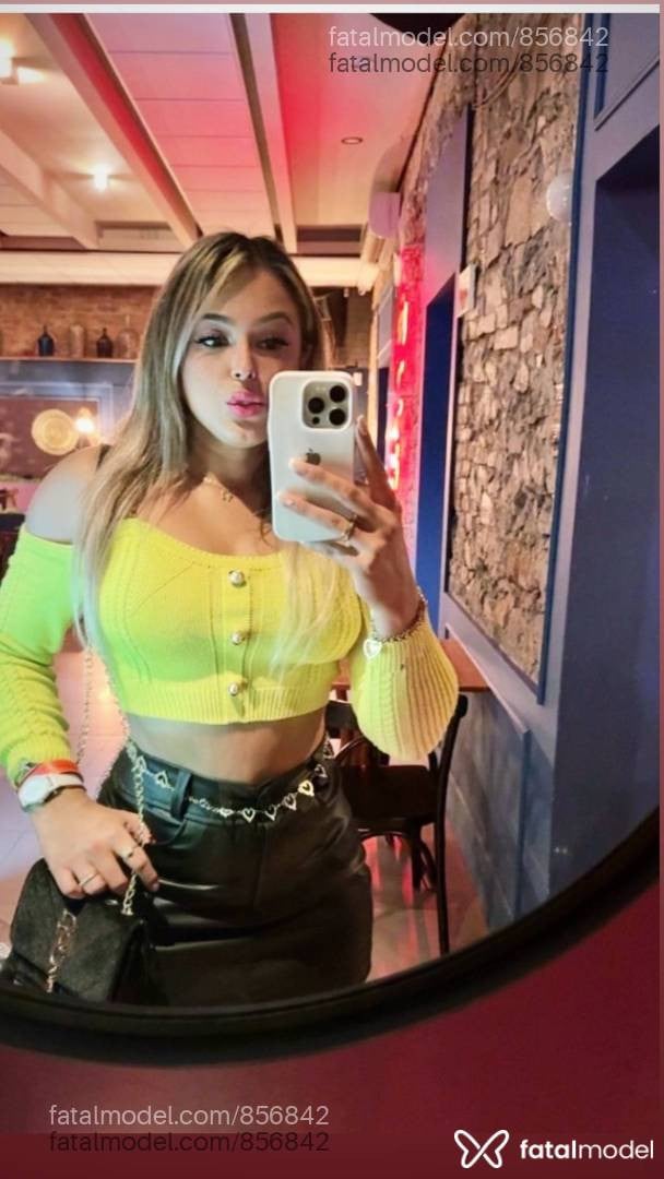 Acompanhante mulher loira (o) de olhos castanhos em Criciúma Acompanhante mulher loira (o) de olhos castanhos em Criciúma - Larissa Moraes