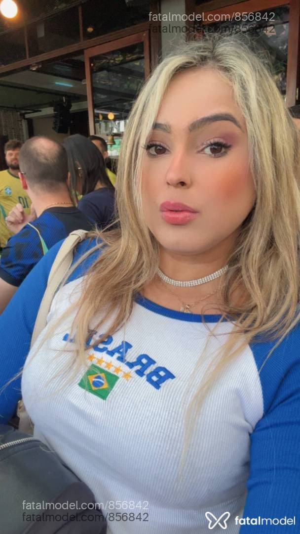 Acompanhante mulher loira (o) de olhos castanhos em Criciúma - Larissa Moraes