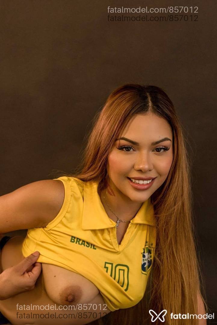 Acompanhante mulher ruiva (o) de olhos mel em Ponta Grossa - Nicki Prado