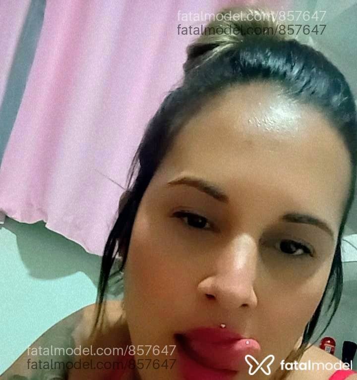 Acompanhante mulher loira (o) de olhos castanhos - Paloma Diniz