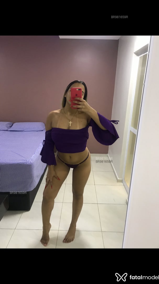 Acompanhante mulher com cabelo castanho de olhos castanhos em Caxias Acompanhante mulher com cabelo castanho de olhos castanhos em Caxias - Carol