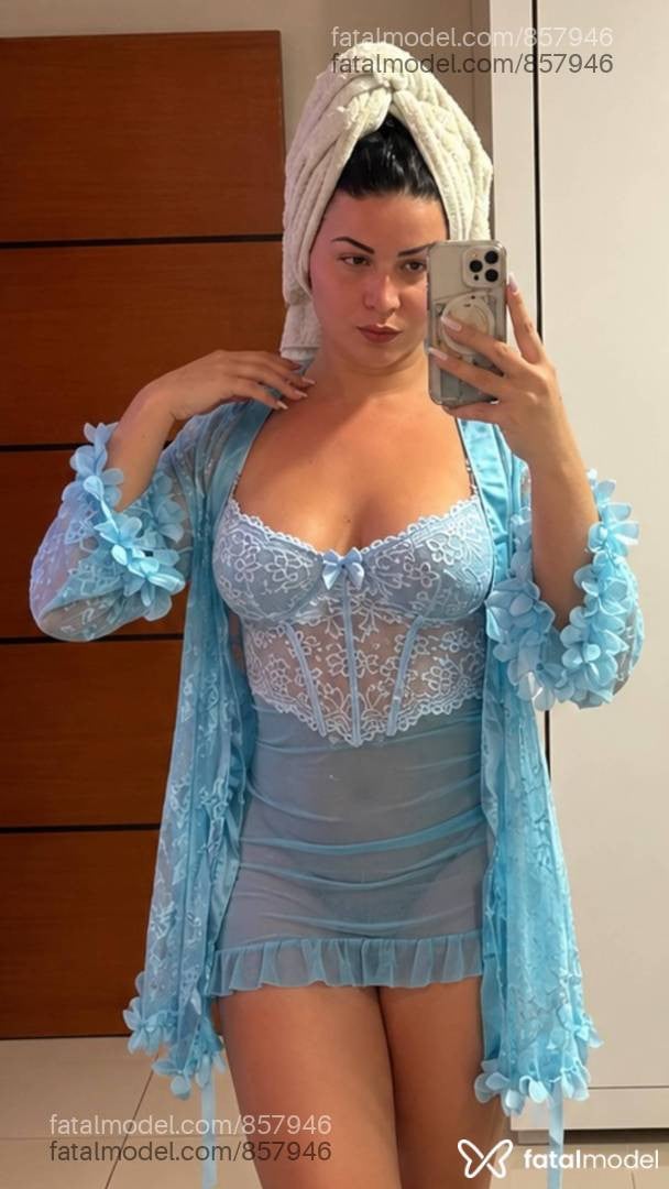 Acompanhante mulher trans morena (o) de olhos pretos - Thainna Silva