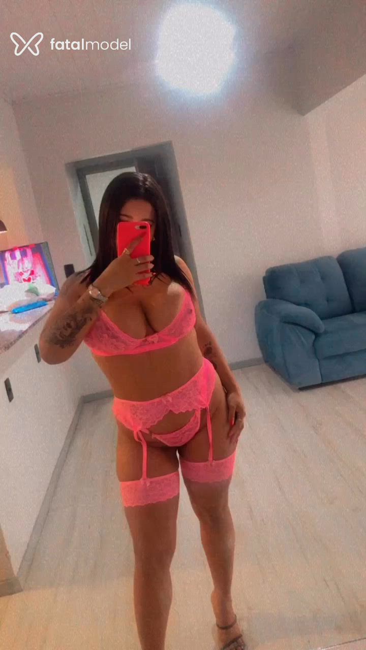 Acompanhante mulher com cabelo castanho de olhos pretos - Amanda Reis Acompanhante mulher com cabelo castanho de olhos pretos - Amanda Reis