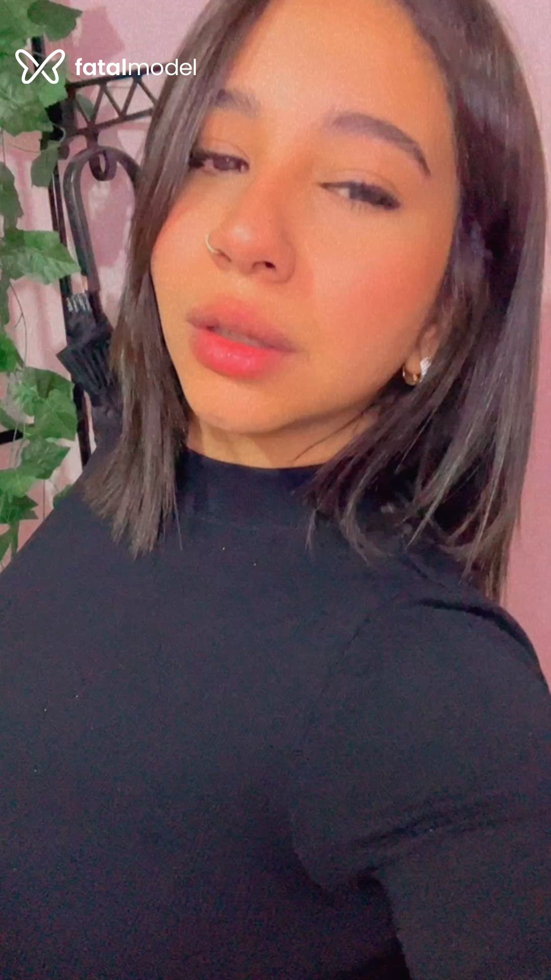 Acompanhante mulher com cabelo castanho de olhos pretos - Amanda Reis Acompanhante mulher com cabelo castanho de olhos pretos - Amanda Reis