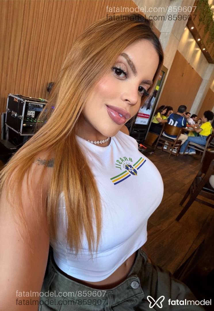 Acompanhante mulher ruiva (o) de olhos castanhos em Luís Eduardo Magalhães - Eduarda Marques
