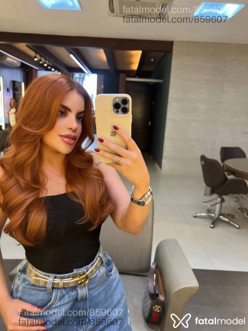 Acompanhante mulher ruiva (o) de olhos castanhos - Eduarda Marques