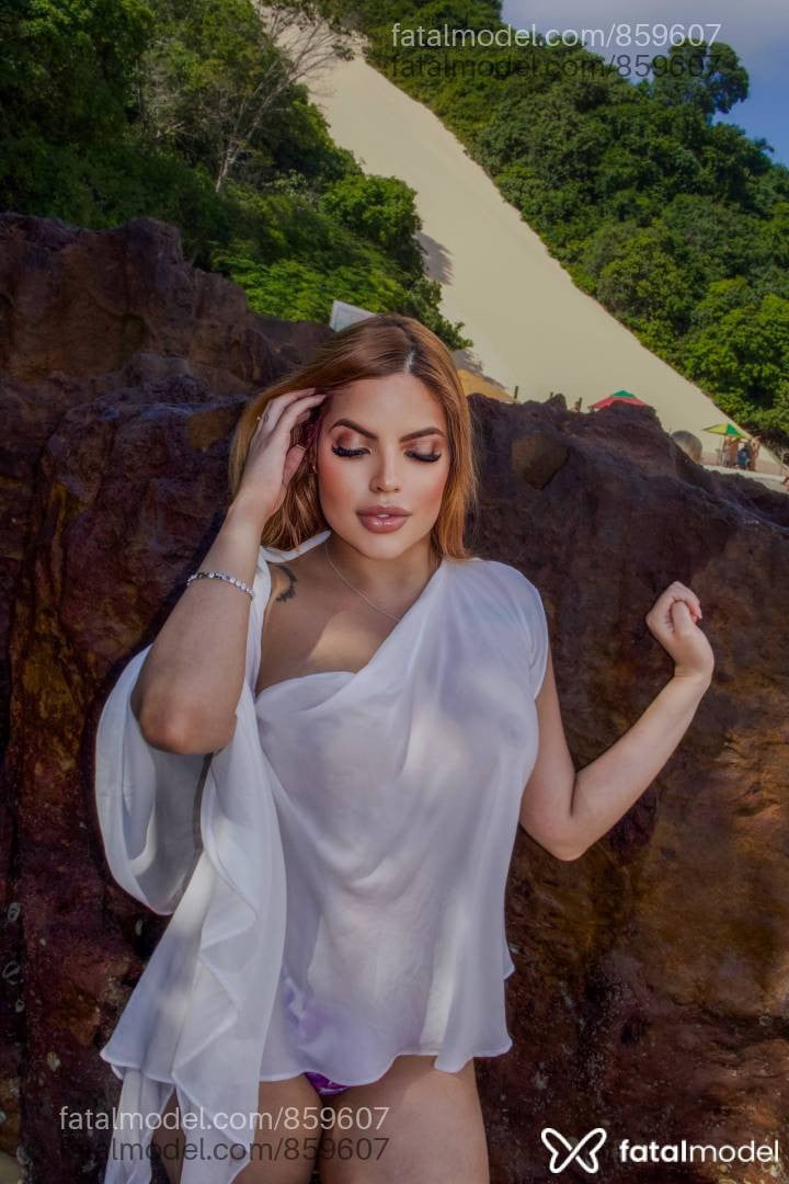 Acompanhante mulher ruiva (o) de olhos castanhos - Eduarda Marques