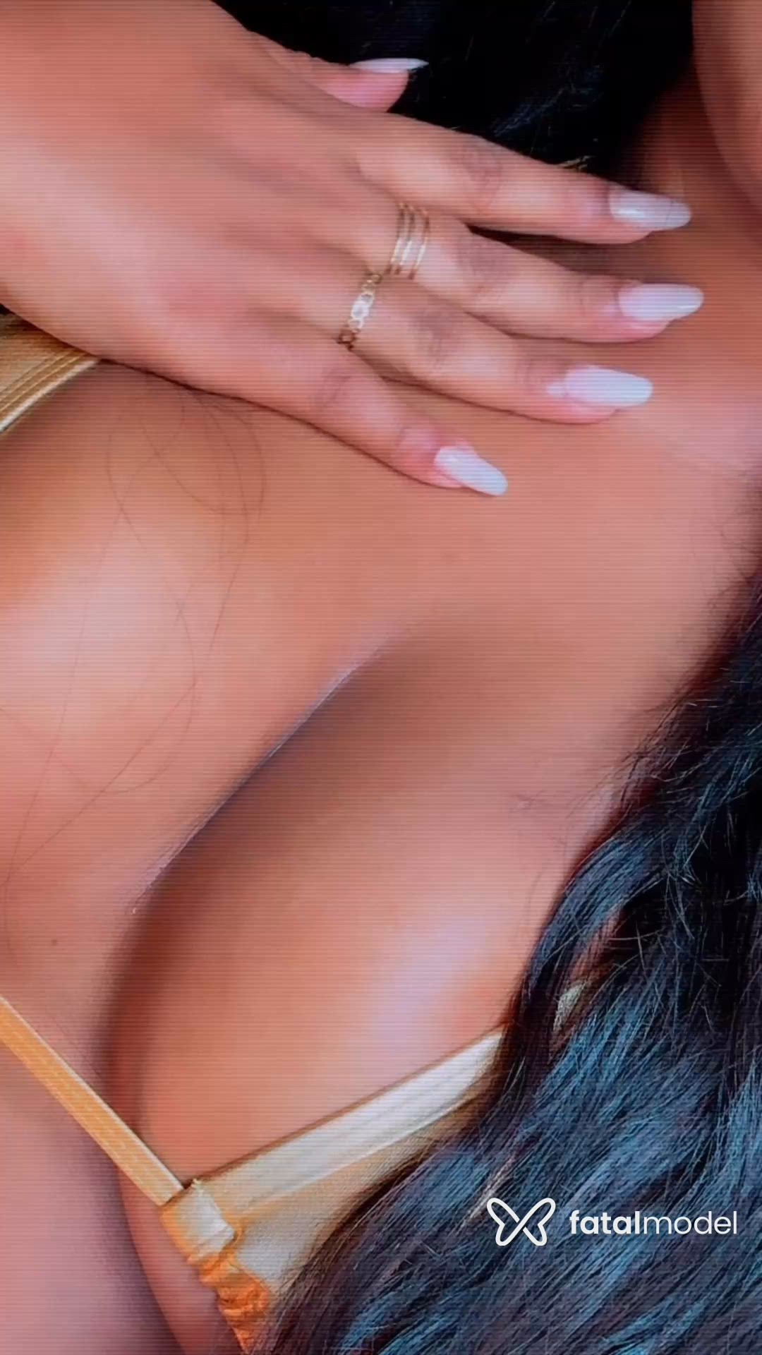 Acompanhante mulher morena (o) de olhos castanhos - Eduarda Bugatti