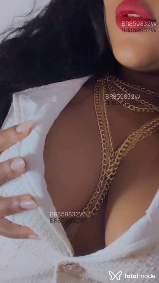 Acompanhante mulher morena (o) de olhos castanhos em Feira de Santana Acompanhante mulher morena (o) de olhos castanhos em Feira de Santana - Eduarda Bugatti